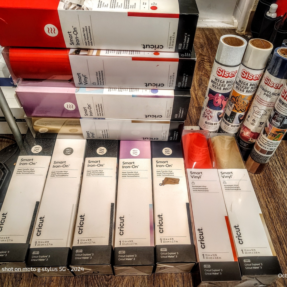 Cricut Smart Iron-On and Vinyl Bundle